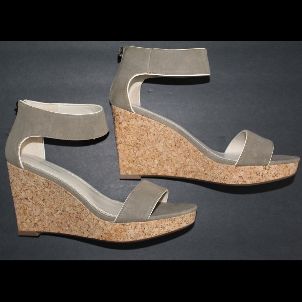 Tan Adrienne Vitadini cork wedges